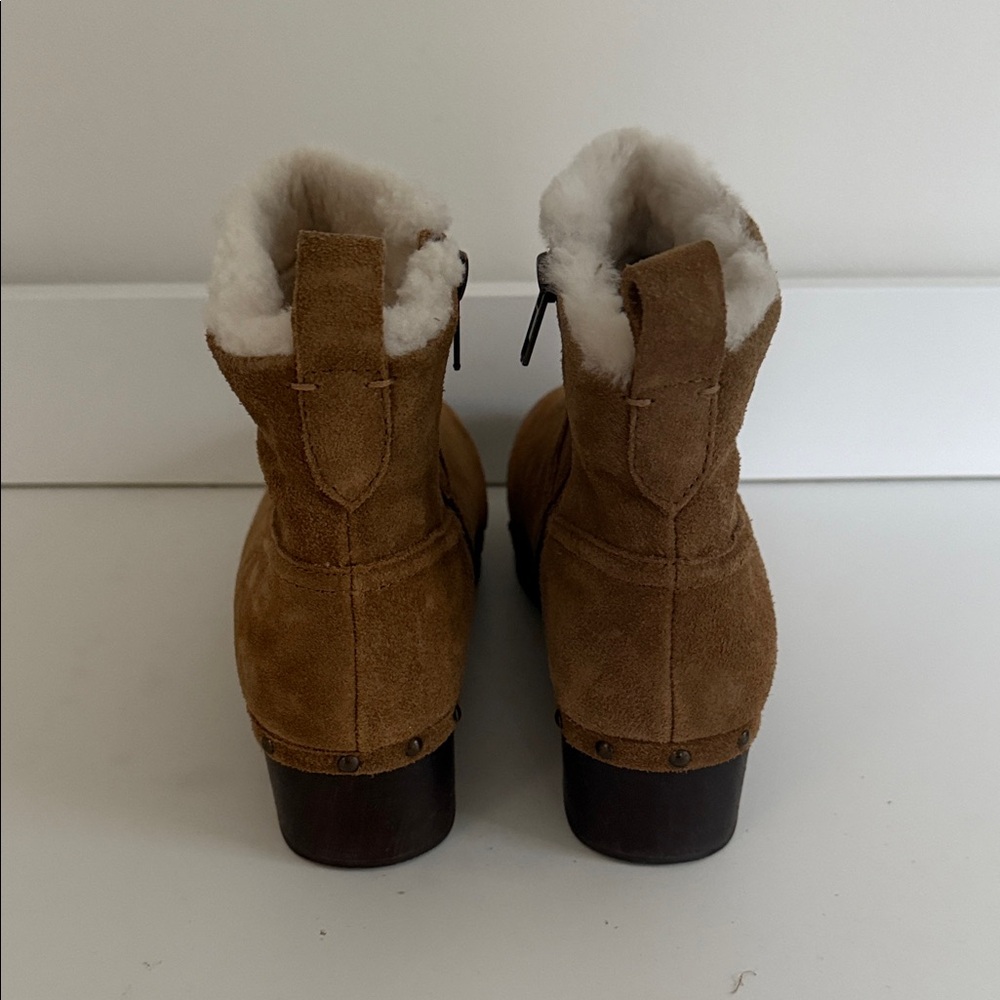 Madewell
The Marceline Clog Boot in Shearling - Picture 3 of 4